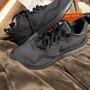 New Women’s Nike Air Max Fury shoe size 8 AA5740-002